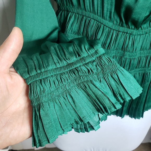 Cathrine Malandrino Airflow V-Neck Peplum Waist Blouse Emerald Green Sz: Small - Picture 7 of 11